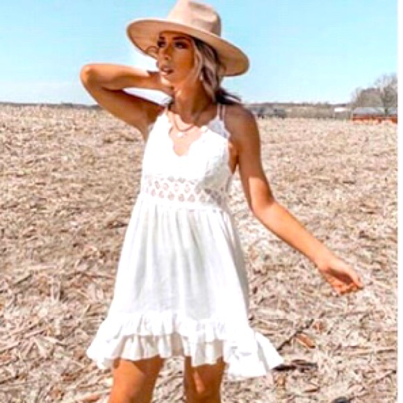 Forever 21 Dresses & Skirts - NWT Forever 21 Caged Cami Lace Dress Size Small